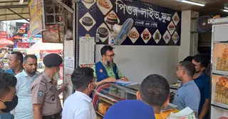 রাজশাহীতে বিএসটিআই’র অনুমোদনহীন লাইভ বেকারিকে জরিমানা